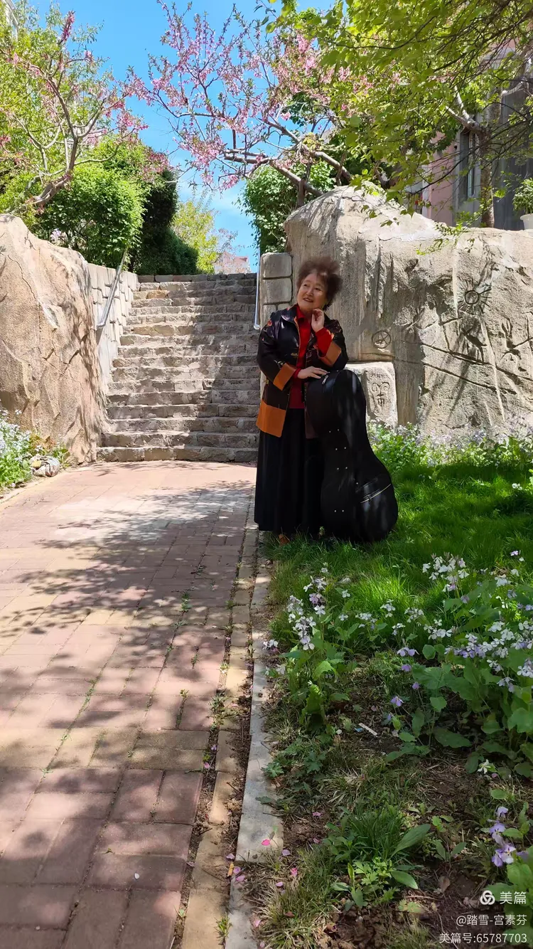 海城百汇香山小区的音乐与花香之旅